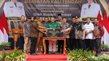 Bupati Jember Harapkan Ekonomi Masyarakat Balung Bangkit dengan Diresmikannya Jembatan Kali Tengah